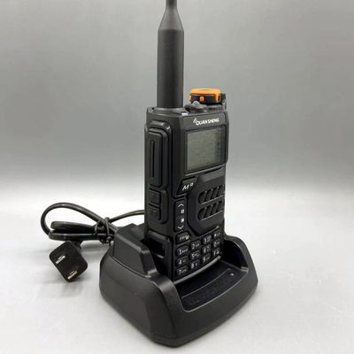 デュアルバンド ハイパワー ウォーキー・トーク スタイル VHF/UHF バイウェイ ラジオ 3000mAh バッテリー