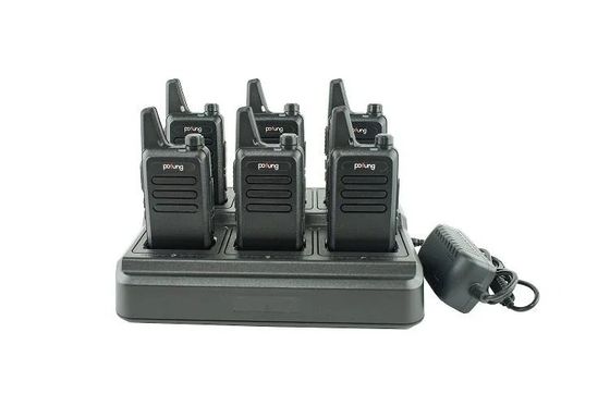 2W VHF ウォーキー・トッキーと6方向充電器で 遠距離通信が容易になりました