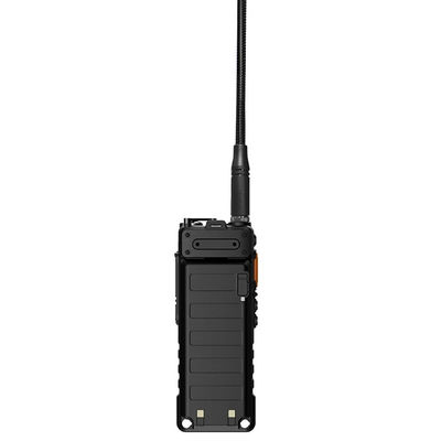 UV-25L カラー 大きいスクリーン ウォーキー・トーク VOX 機能と 4 AAA バッテリーが必要です