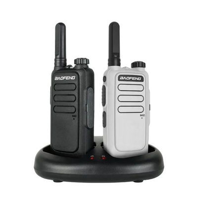 デュアルバンド ハム カラーフル ハンドヘルド ウォーキー・トーク 400-470mhz 16チャンネル 3.7v ハンドヘルド 3-6km